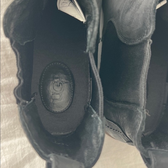 Ugg Gallion Chelsea Black Suede Pull On Boots Size 9 - Picture 10 of 15